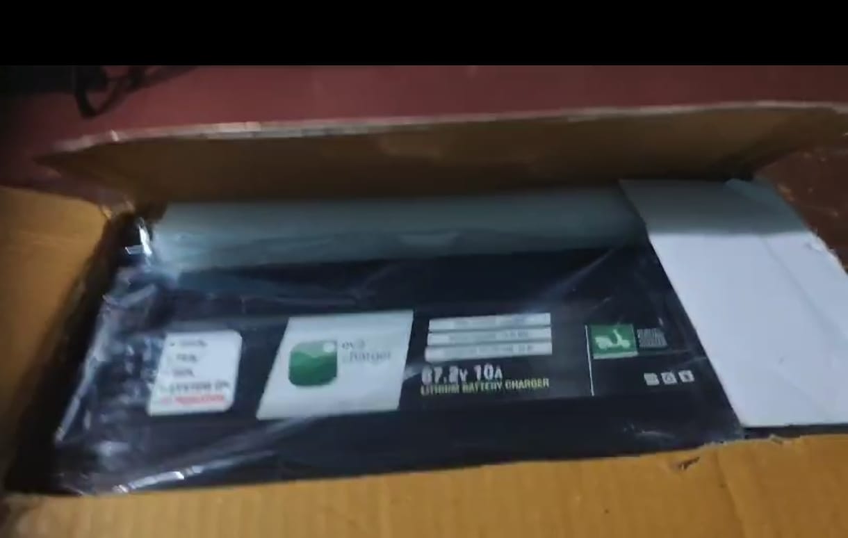 Customer photo review of Pure EV 67.2V 10A Lithium Battery Charger - ePluto 7G, ETRANCE Neo