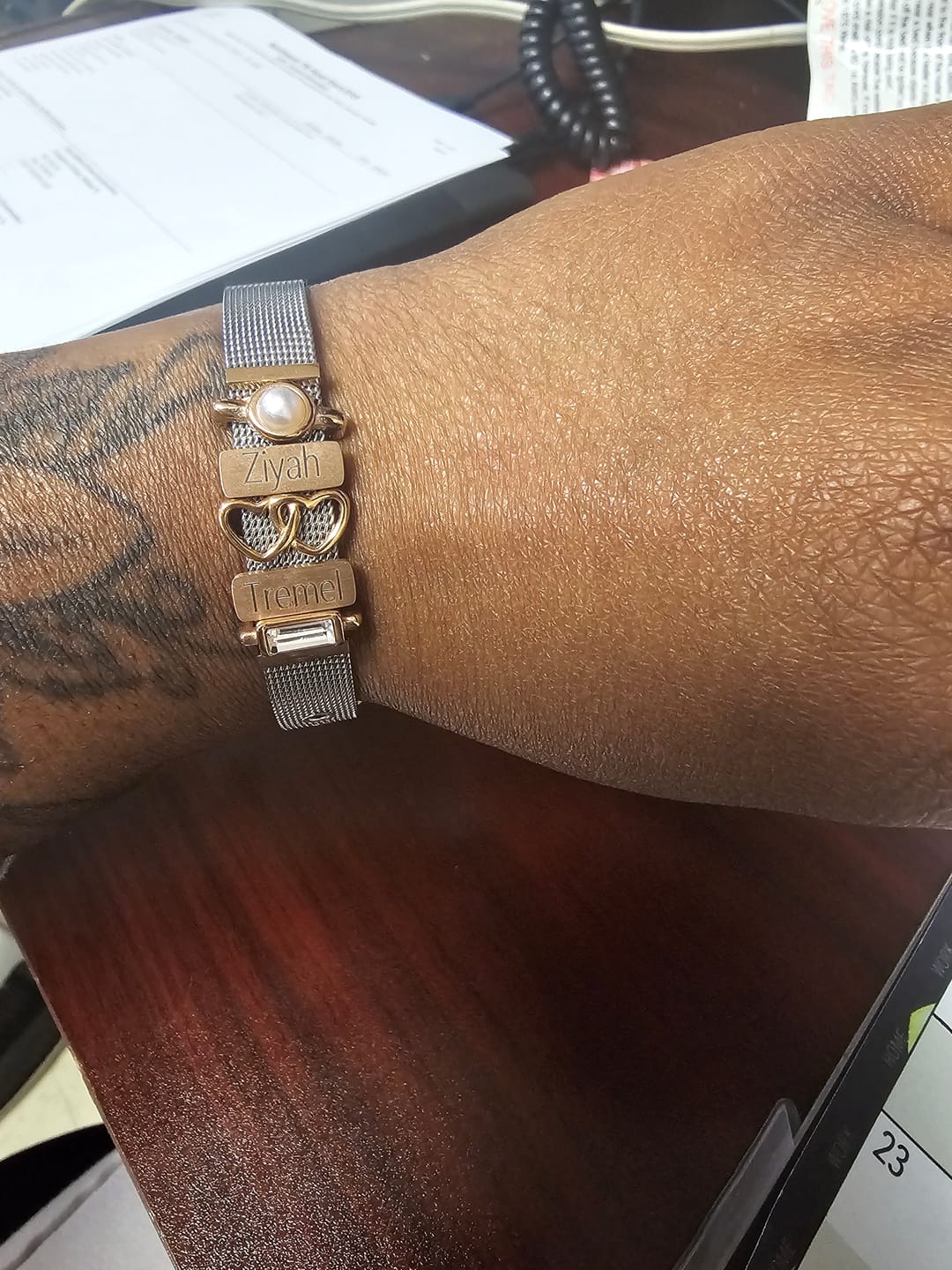 Customer photo review of Mesh charm name rosé gold