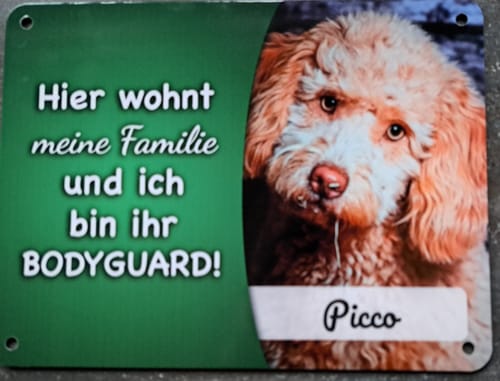 Customer photo review of Hunde-Türschild personalisiert mit Foto & Text (UV- und wetterfest)