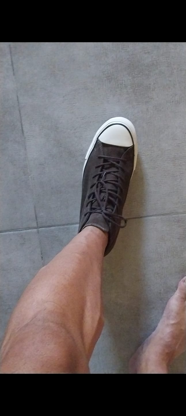 Customer photo review of Zapatillas Converse Chuck Taylor Hi Suede Marrón