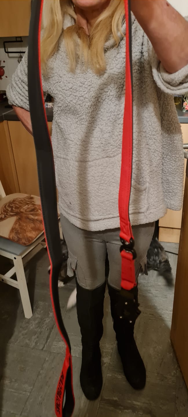 Customer photo review of 1.4m Swivel Combat Lead | Anti-Tangle & Secure Clip - Red