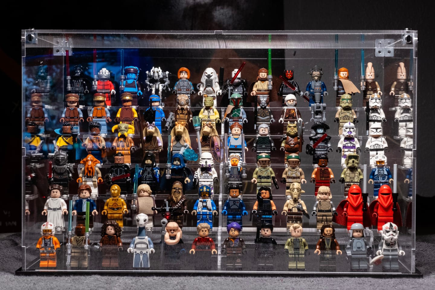 Customer photo review of Display Case for LEGO® 72 minifigures fits 1/2 IKEA Billy