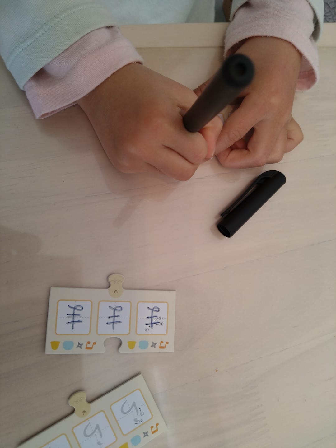Customer photo review of まほうのドリル専用ペン(替芯5本・矯正グッズ付)