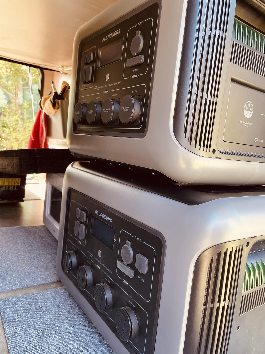 Customer photo review of ALLPOWERS R2500 Portable Power Station 2500W 2016Wh LiFeP04 Battery