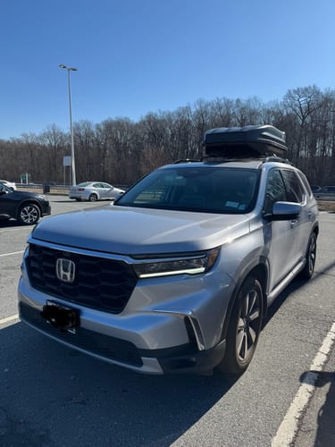 Customer photo review of Promaxx Rooftop Cargo Carrier 18 Cu Ft Black Mounting Hardware Included