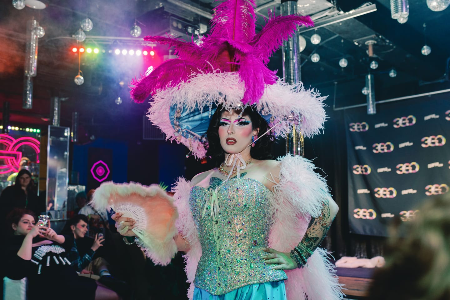 Customer photo review of Ostrich Feather Boa - 4Ply