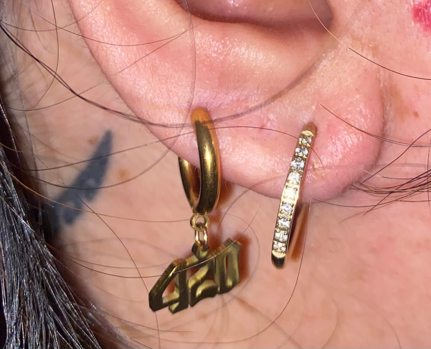 Customer photo review of My Huggies Sparkle Hoop Earring