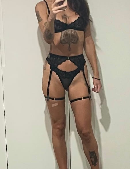 Customer photo review of Riley Garter Black