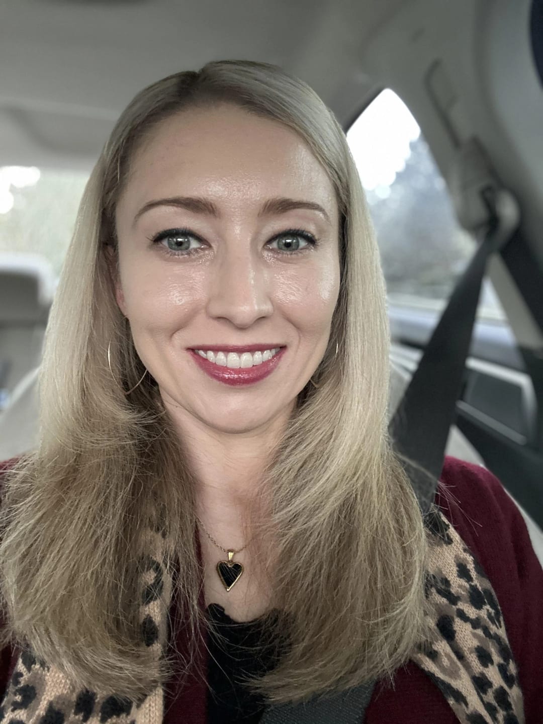 Customer photo review of Under Eye Skincare Wand