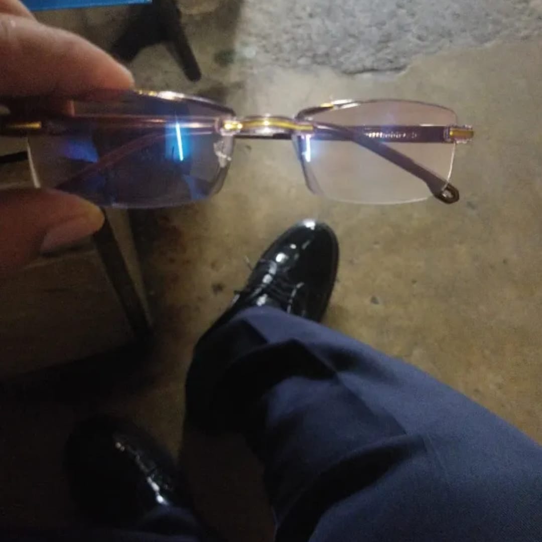 Customer photo review of Onverwoestbare Multifocale Leesbril (1+1 Gratis) - SteadySight