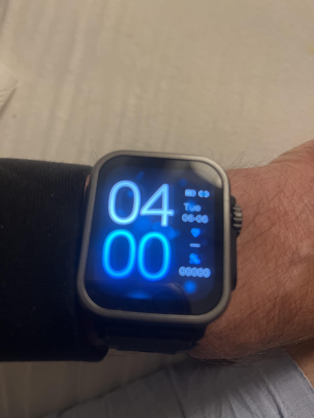 Customer photo review of BEARSCOME VEE Bluetooth Call ECG/EKG Blood Oxygen Sleep Monitoring Music SmartWatch