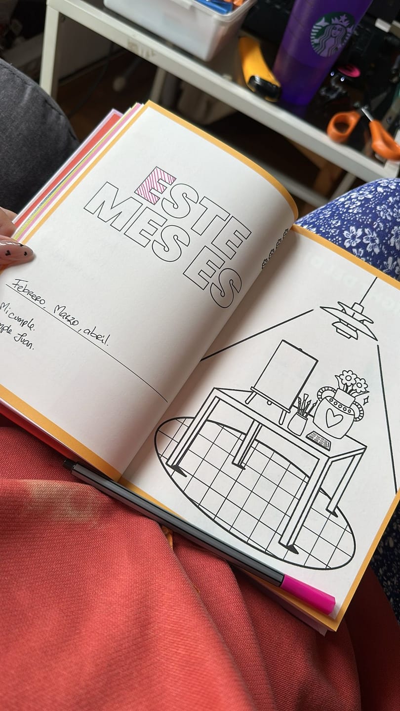 Customer photo review of Feel Good Journal | Portada Mandarina