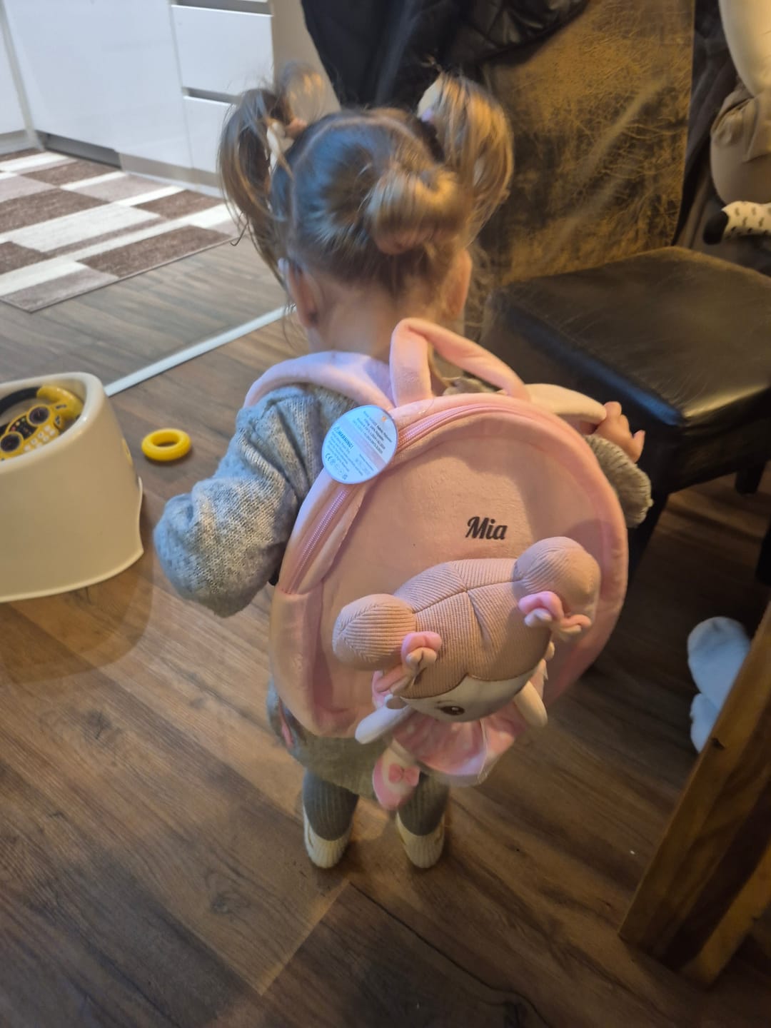 Customer photo review of Rosa Plüschrucksack mit Puppenträger