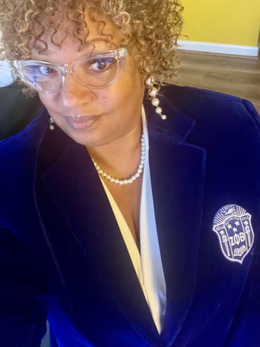 Customer photo review of Zeta Velvet Blazer