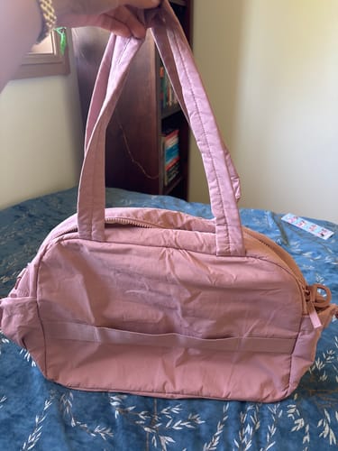 Customer photo review of Puffy Water-Resistant Gym & Travel Duffle Bag