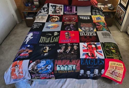 T-shirt quilt with music, concerts themes by Carlos from NY