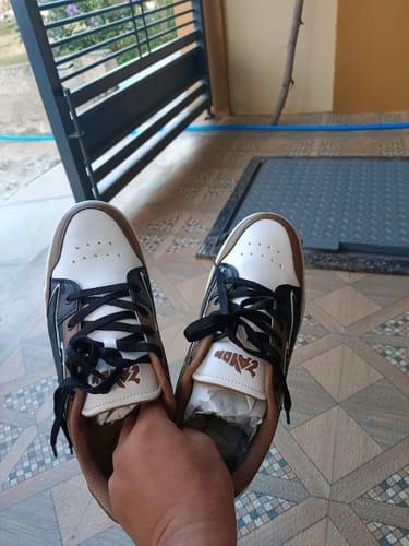 Customer photo review of CHOCOCHIP Men's casual sneaker