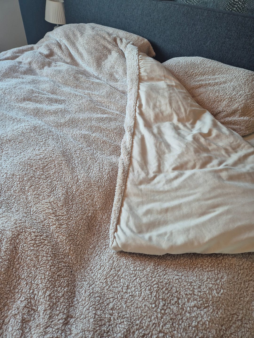 Customer photo review of Dekbedovertrek set Teddy Iced Coffee Taupe