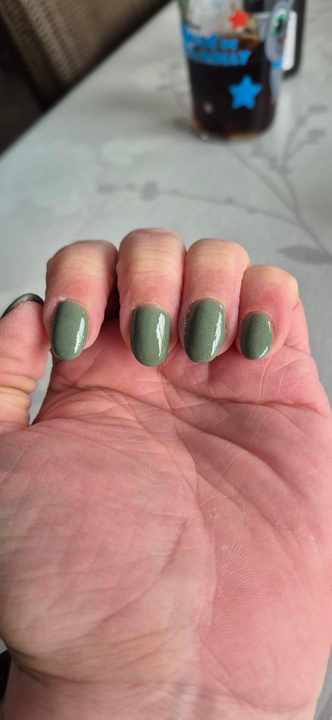 Customer photo review of Warm Olive Dipping Powder