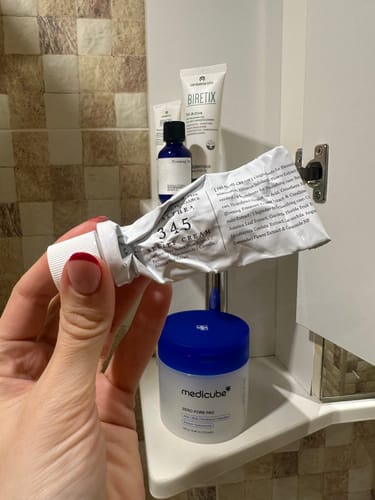 Kristine B. review of Nomierinošs krēms ar resveratrolu Dr. Althea 345 Relief Cream image 1 out of 1