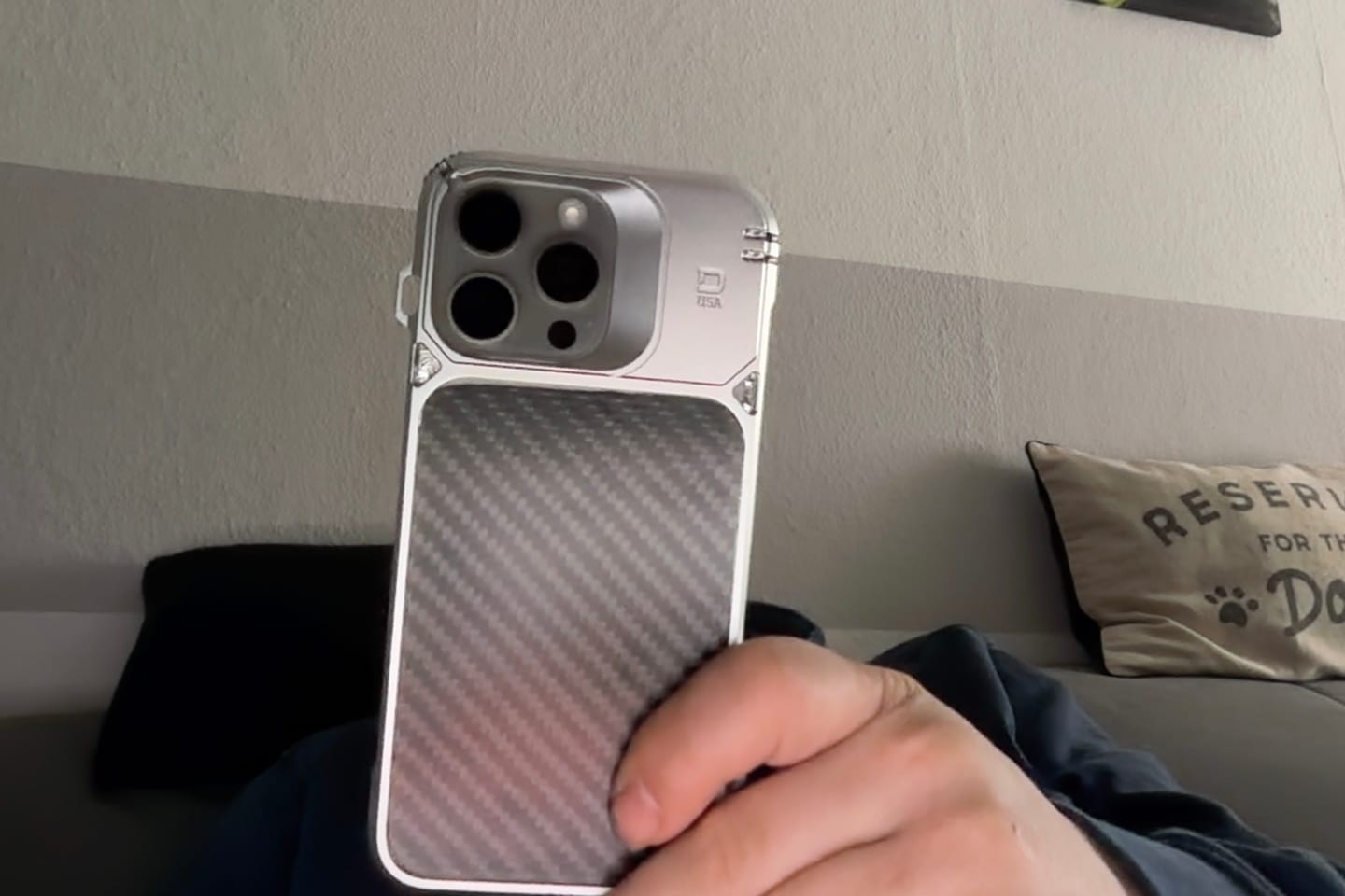 Customer photo review of DANGO COVERT CASE FOR IPHONE 16 PRO MAX