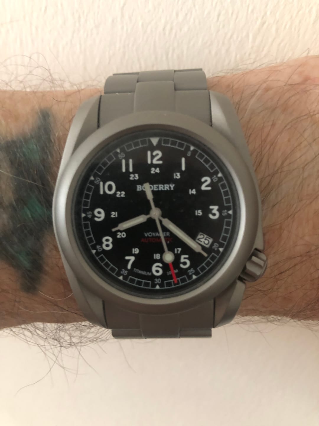 Customer photo review of VOYAGER - 100M Waterproof Titanium Automatic Field Watch | Black-bracelet