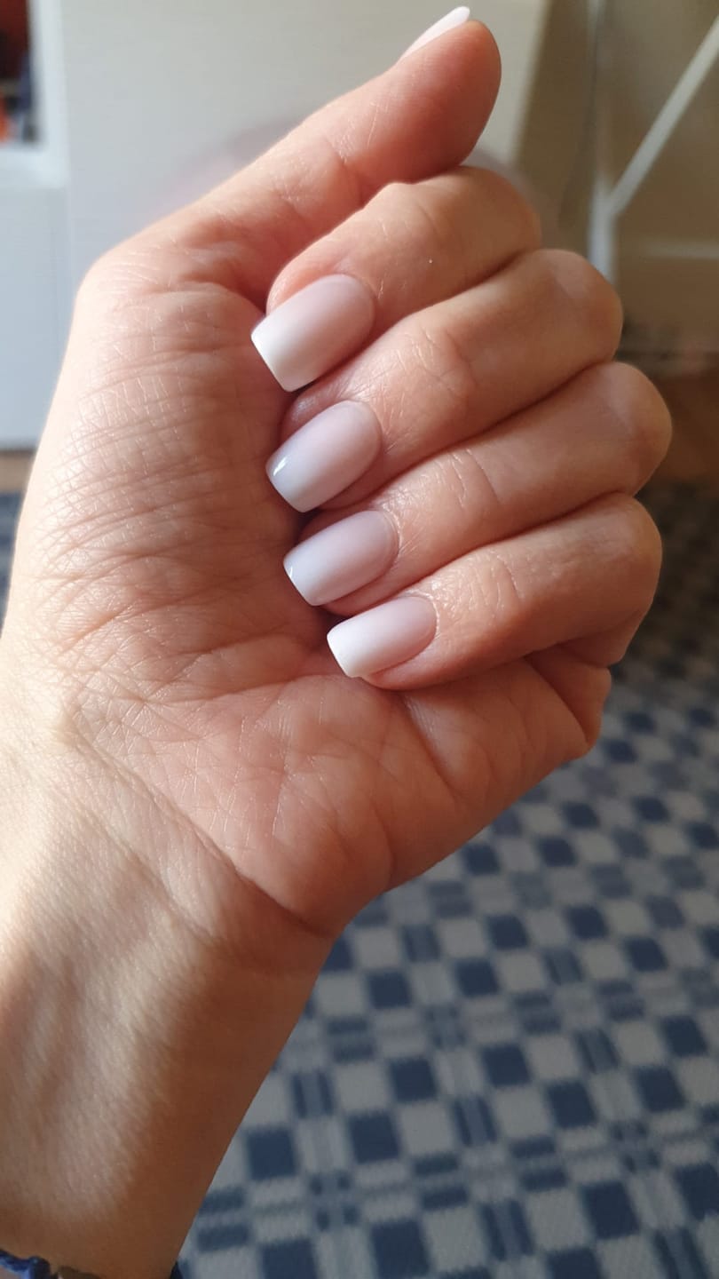 Customer photo review of FAUX ONGLES BABY-BOOMER CARRÉS COURTS
