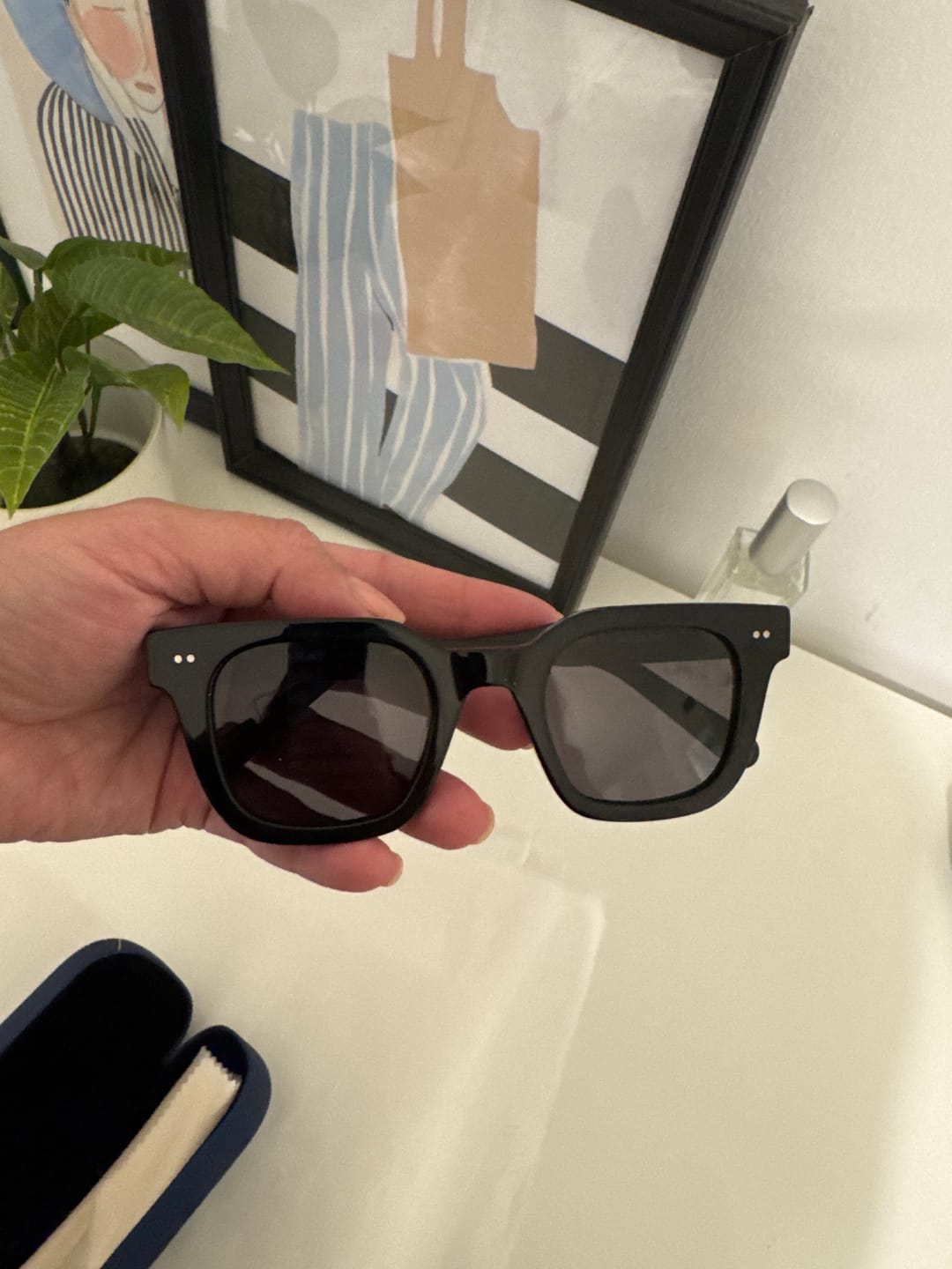 Customer photo review of CLAUDIA BLACK