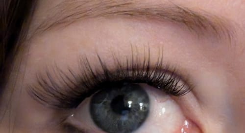 Customer photo review of Subtle Pre-Glued Lashes