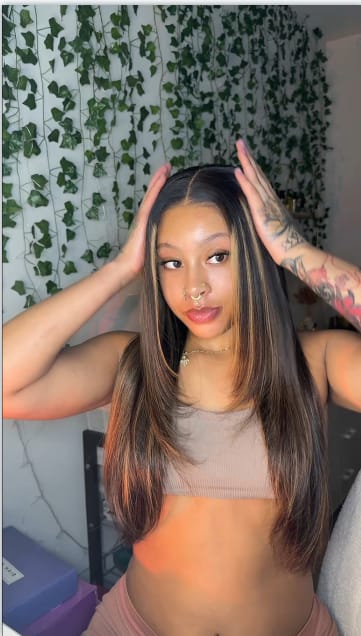 Customer photo review of Wavymy Layered Cut Balayage Highlight Wear Go Glueless Lace Pre-Bleached Straight Wigs Pre-pluck 180% Density Human Hair Wigs