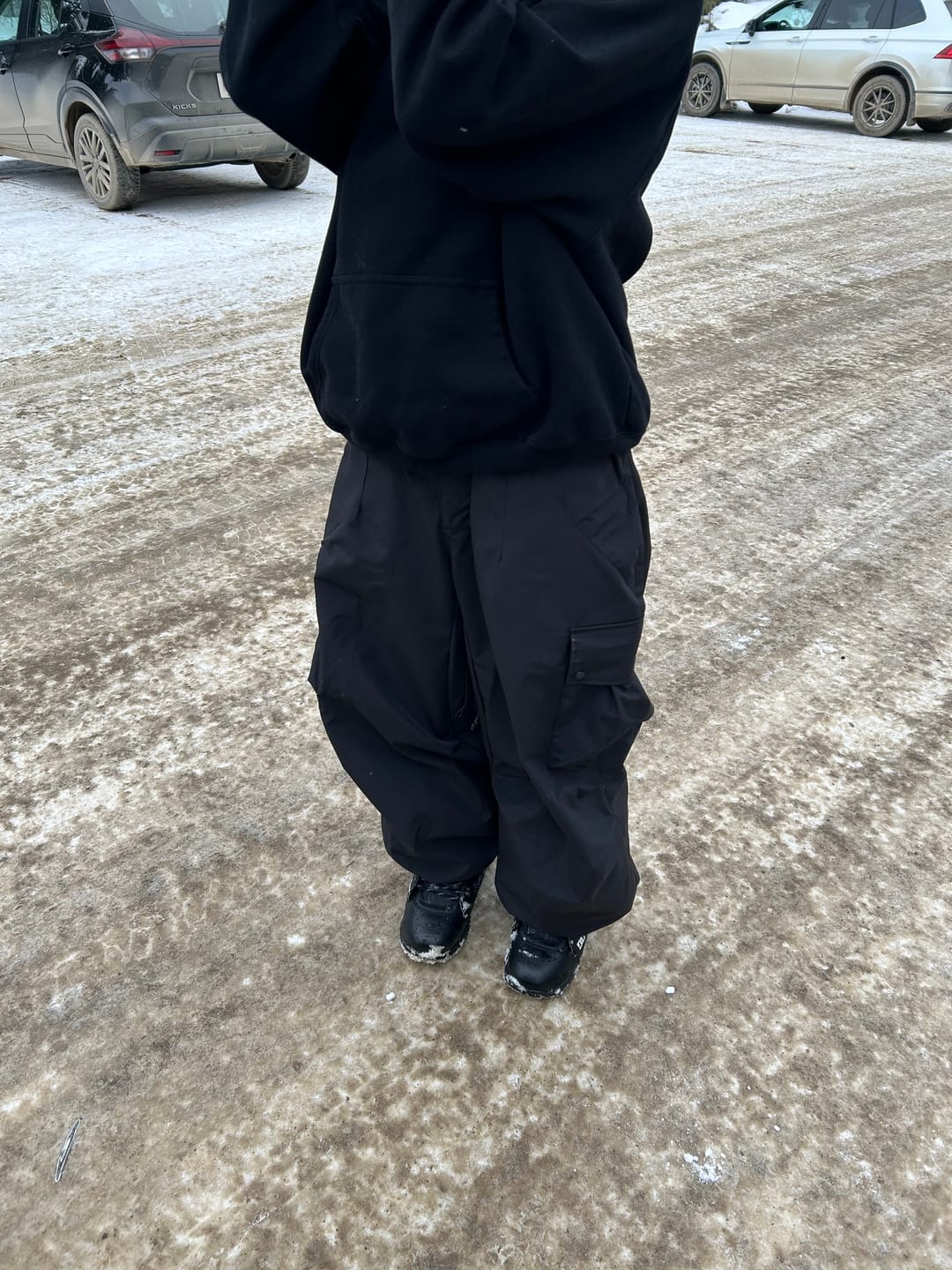 Customer photo review of Women's Black Lightweight Inner Leg Vents Baggy Snow Pants