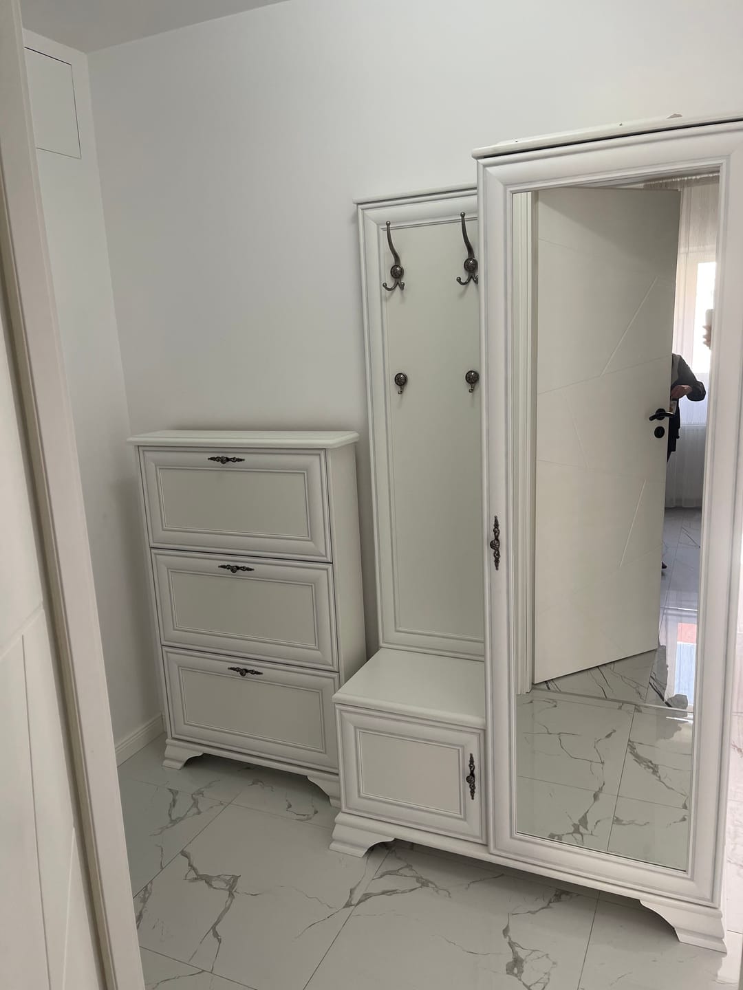 Customer photo review of Mobilier hol IDENTO, alb, PAL, cu oglinda pe partea dreapta, 115x44x198 cm