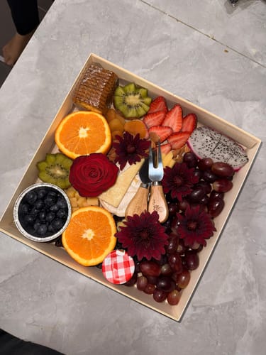 Customer photo review of Super Cheese Fruit Platter (Available in S, M & L size)