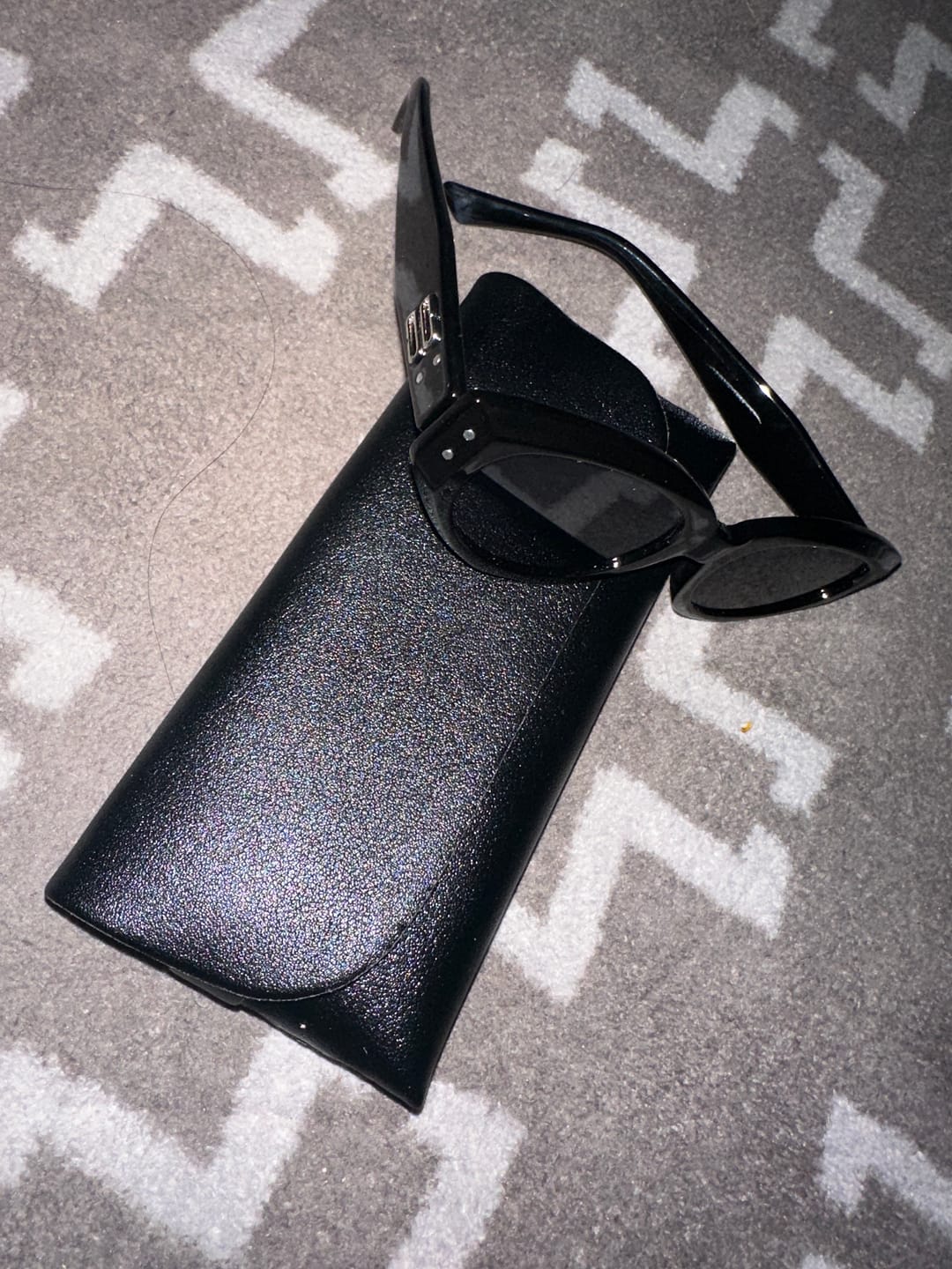 Customer photo review of Kyoto Oval Framed Sunglasses
