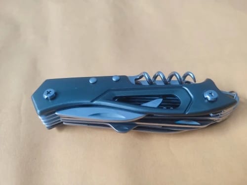 Customer photo review of Kompaktes Taschenmesser – Multifunktionales Schweizer Campingmesser
