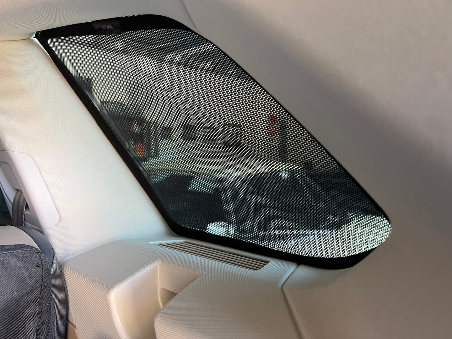 Customer photo review of Volkswagen Touareg Car Window Shades