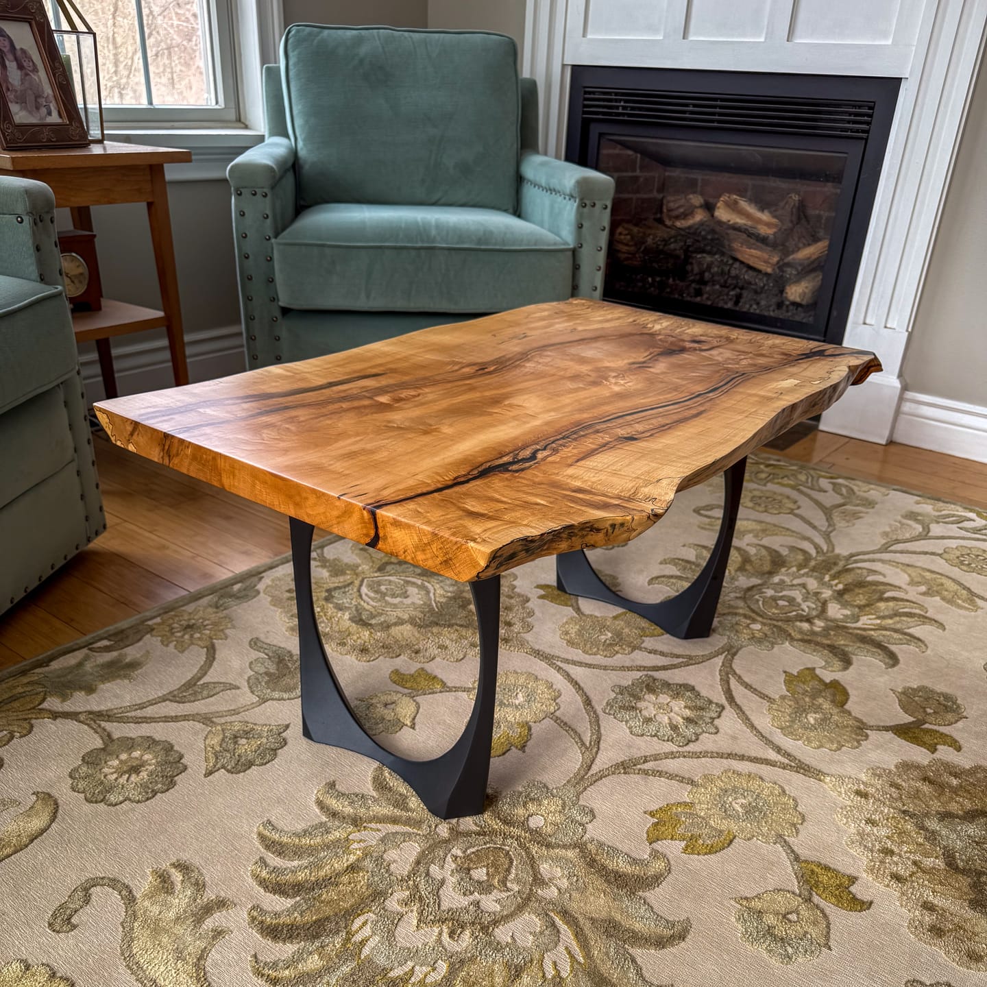 Customer photo review of Bench Legs 110 Oria 16H for Woodworking, Live Edge Tabletop