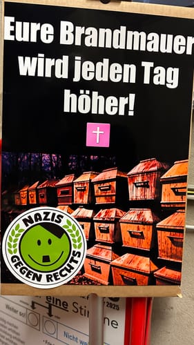 Customer photo review of GROSSE STICKER / AUFKLEBER • NAZIS GEGEN RECHTS (10 STK.)