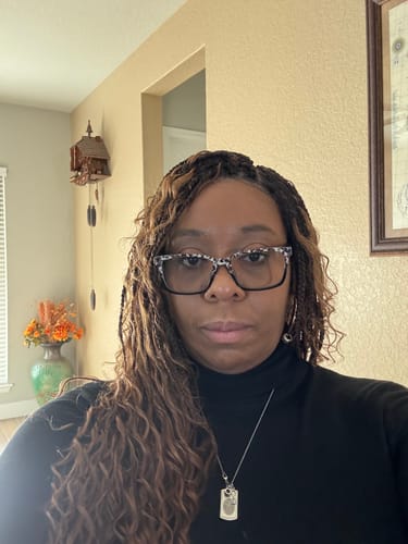 Customer photo review of Glueless 16"-24" Pre Cut HD Full Elastic Lace Lightweight Ready-To-Go Boho Box Braided Wig with Human Hair Boho Curls