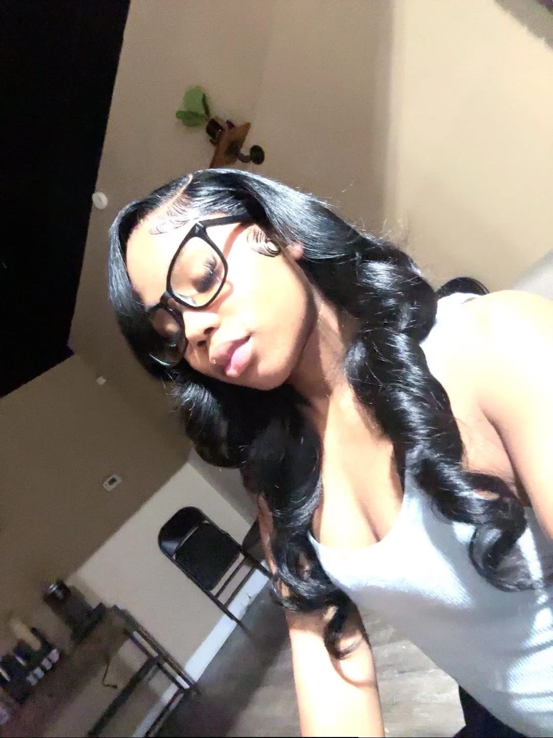 Customer photo review of Remy Human Hair Body Wave Lace Front Wig 30 to 40 Inch — Deep Black | KIMLUD