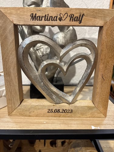 Customer photo review of Wanddeko Metallherzen 20x20cm im gravierten Holzrahmen