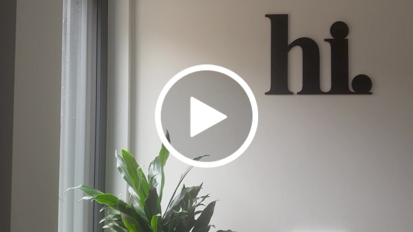 Customer video review of 3D Schriftzug „hi"
