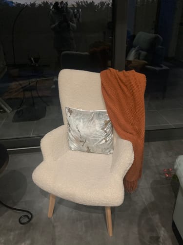 Customer photo review of MALMO - Fauteuil de salon en bois massif et bouclettes blanches