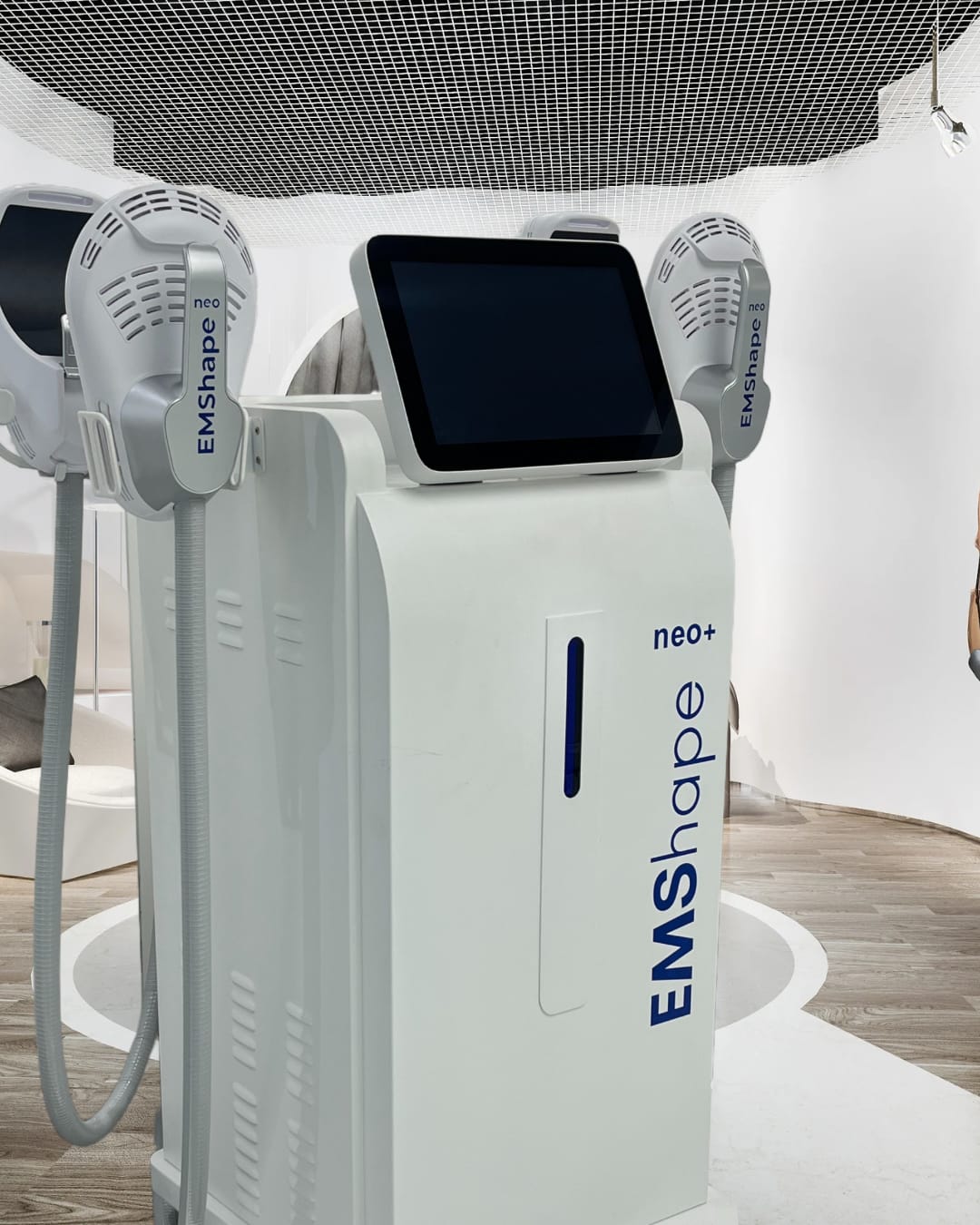 Customer photo review of EMShape® Neo Plus Body Sculpt Machine 5 in 1