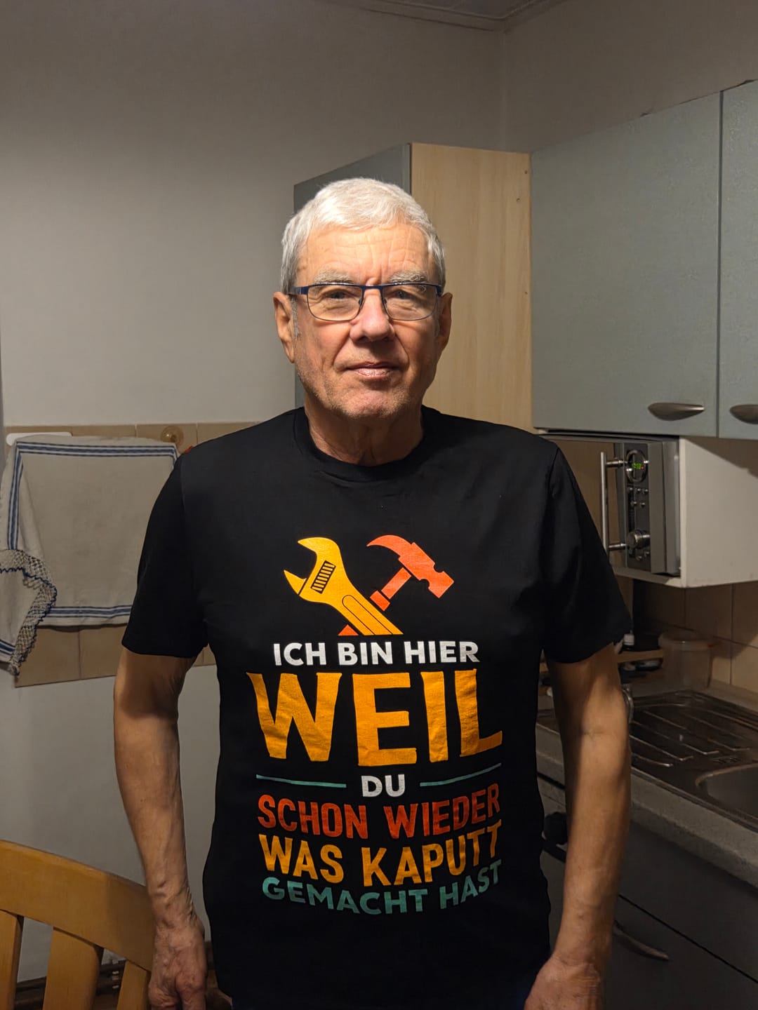 Customer photo review of Handwerker T-Shirt - Dein Retter in der Not
