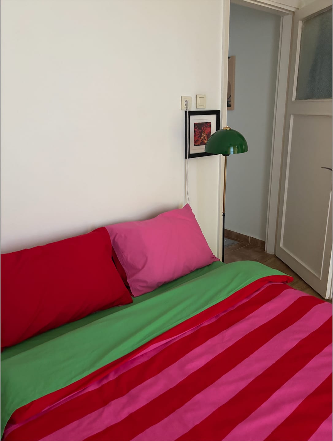 Customer photo review of Cozy Home Popping Colors Çift Kişilik Lastikli Çarşaflı Nevresim Takımı Cherie Yeşil