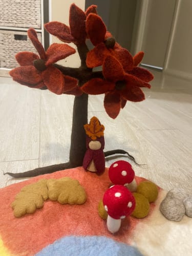 Customer photo review of Felt Seasonal Tree - Autumn Fall