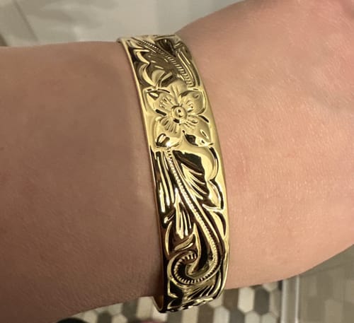 Customer photo review of Hali'a Heirloom Personalized Bangle