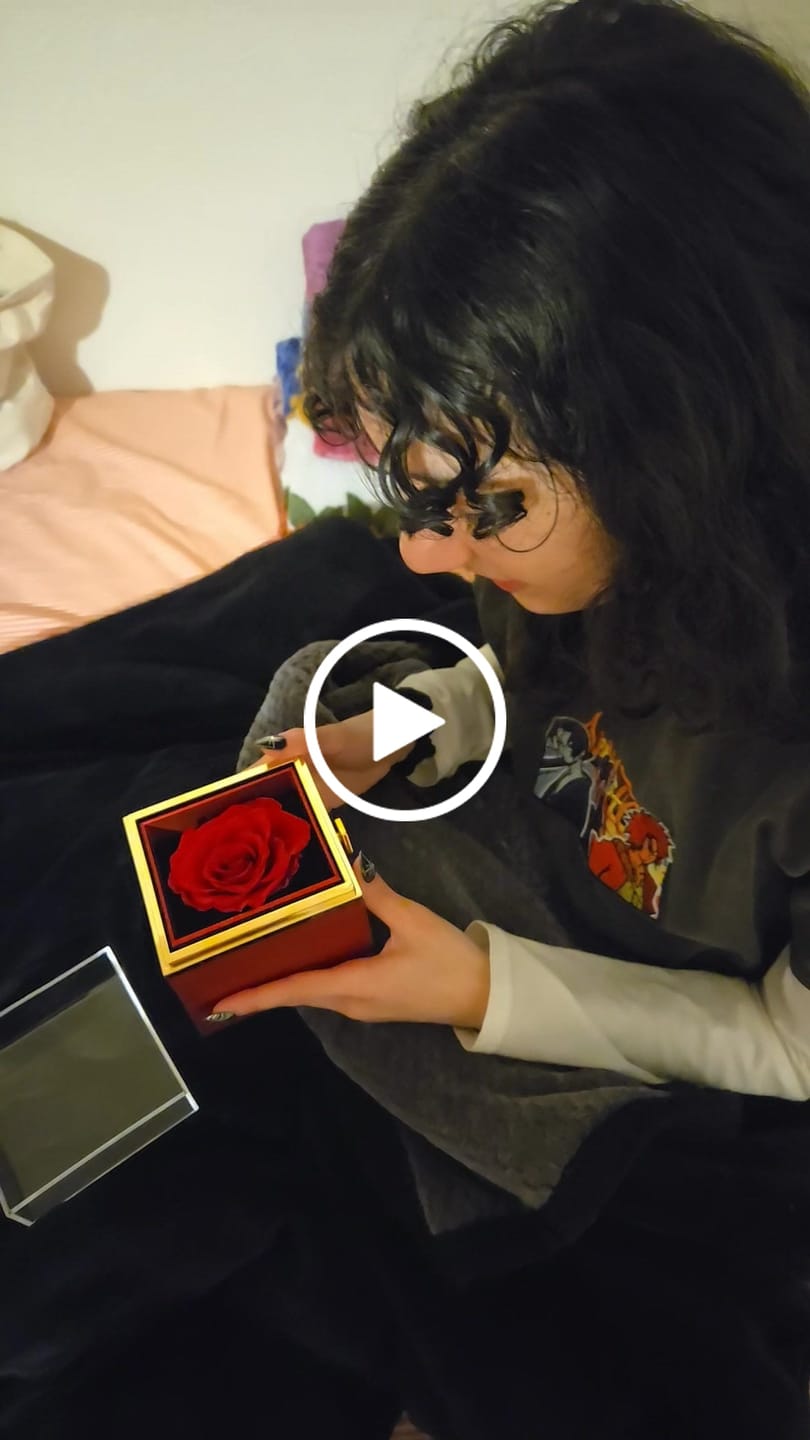 Customer video review of Double Heart Necklace
