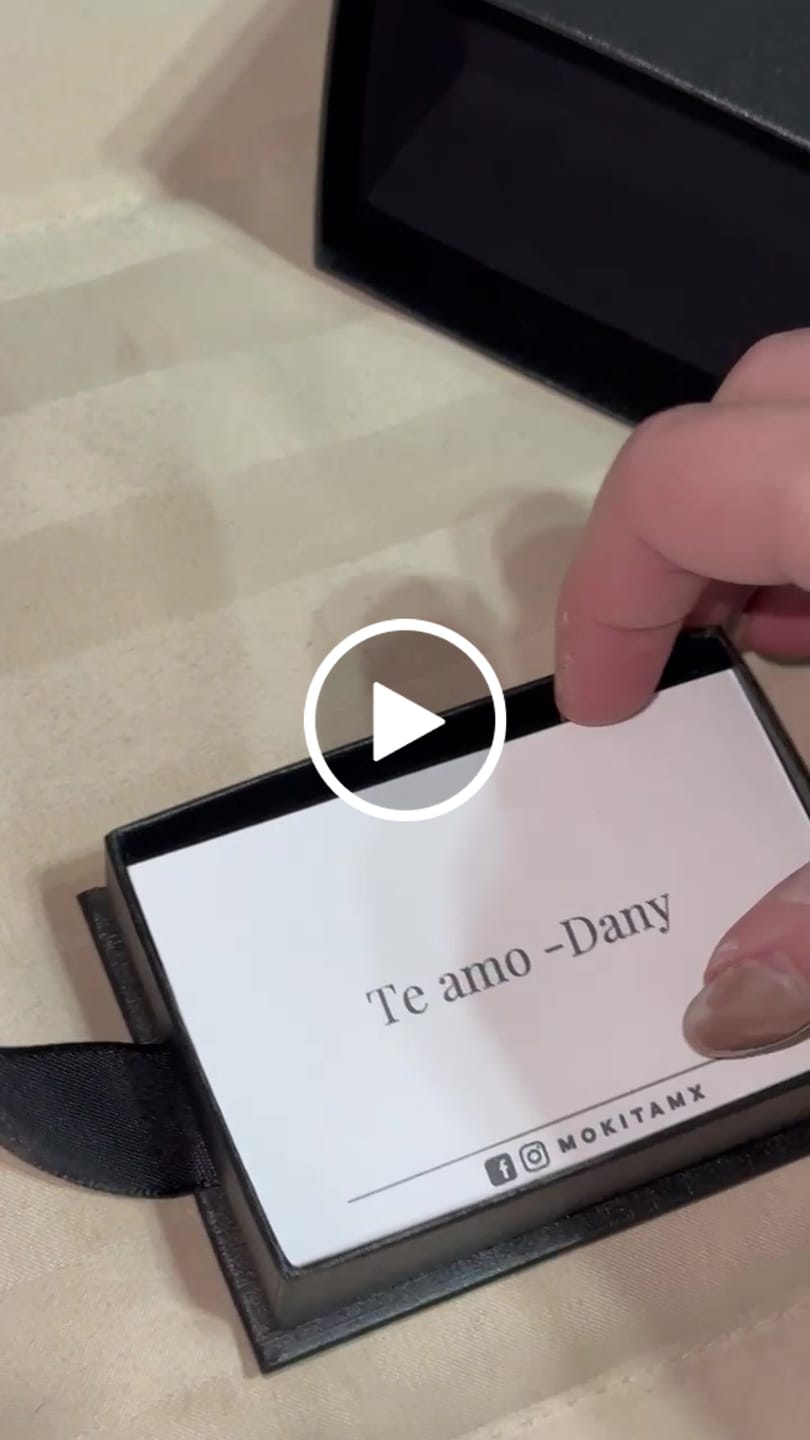 Customer video review of Mancuernillas Personalizadas con Iniciales